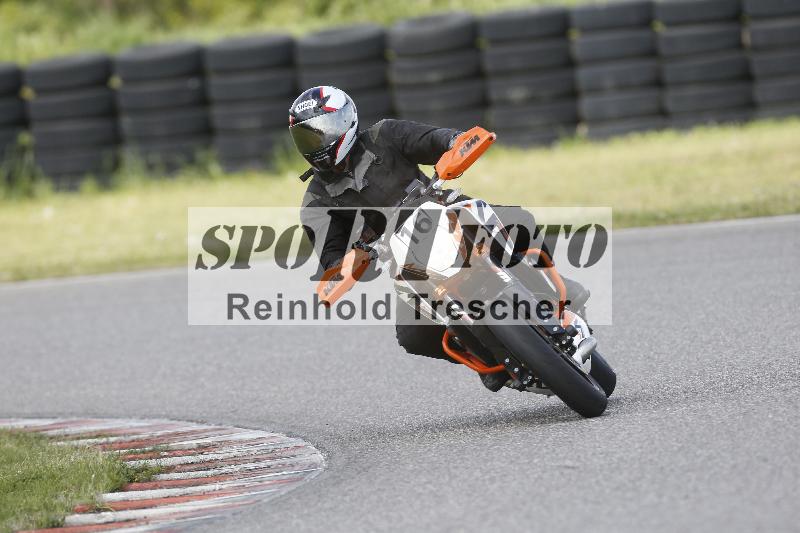 /Archiv-2025/09 22.04.2025 Cornu Master School ADR/gruen-vert/16